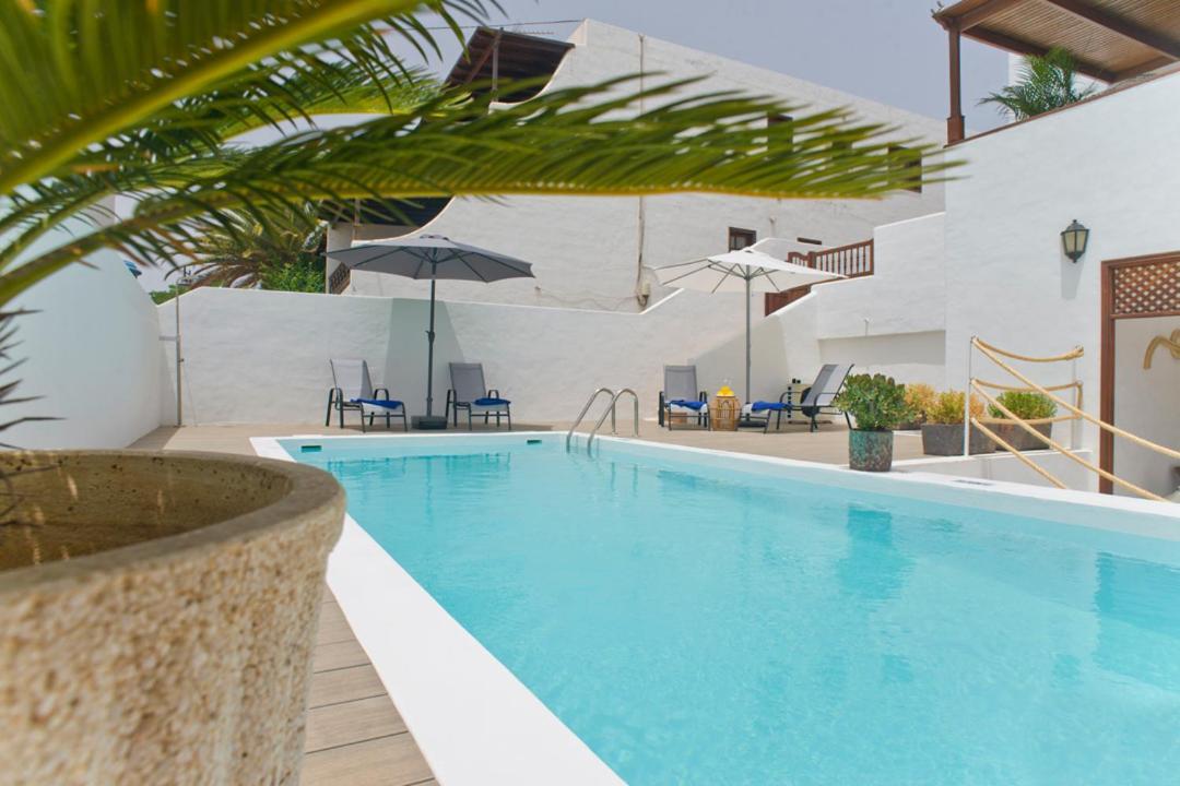 Pilar Villa *